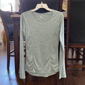 Gaiam long sleeve, pastel green, yoga shirt